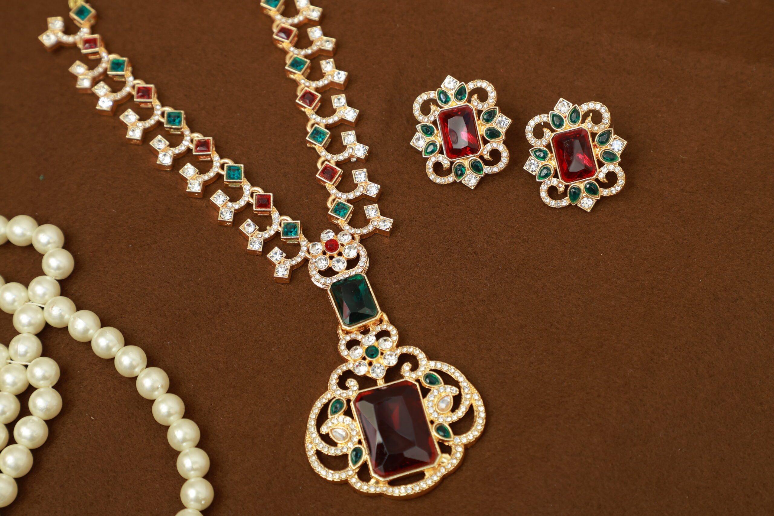 Traditional Ruby Emerald AD Golden Set