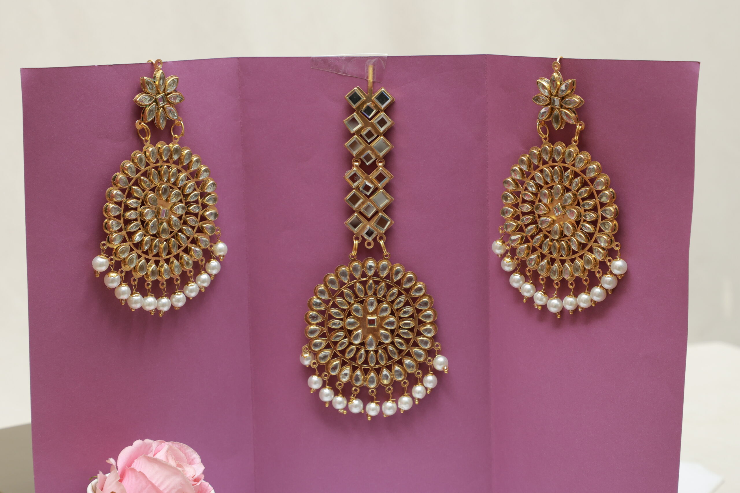 Traditional Kundan Earrings with Maang Tika