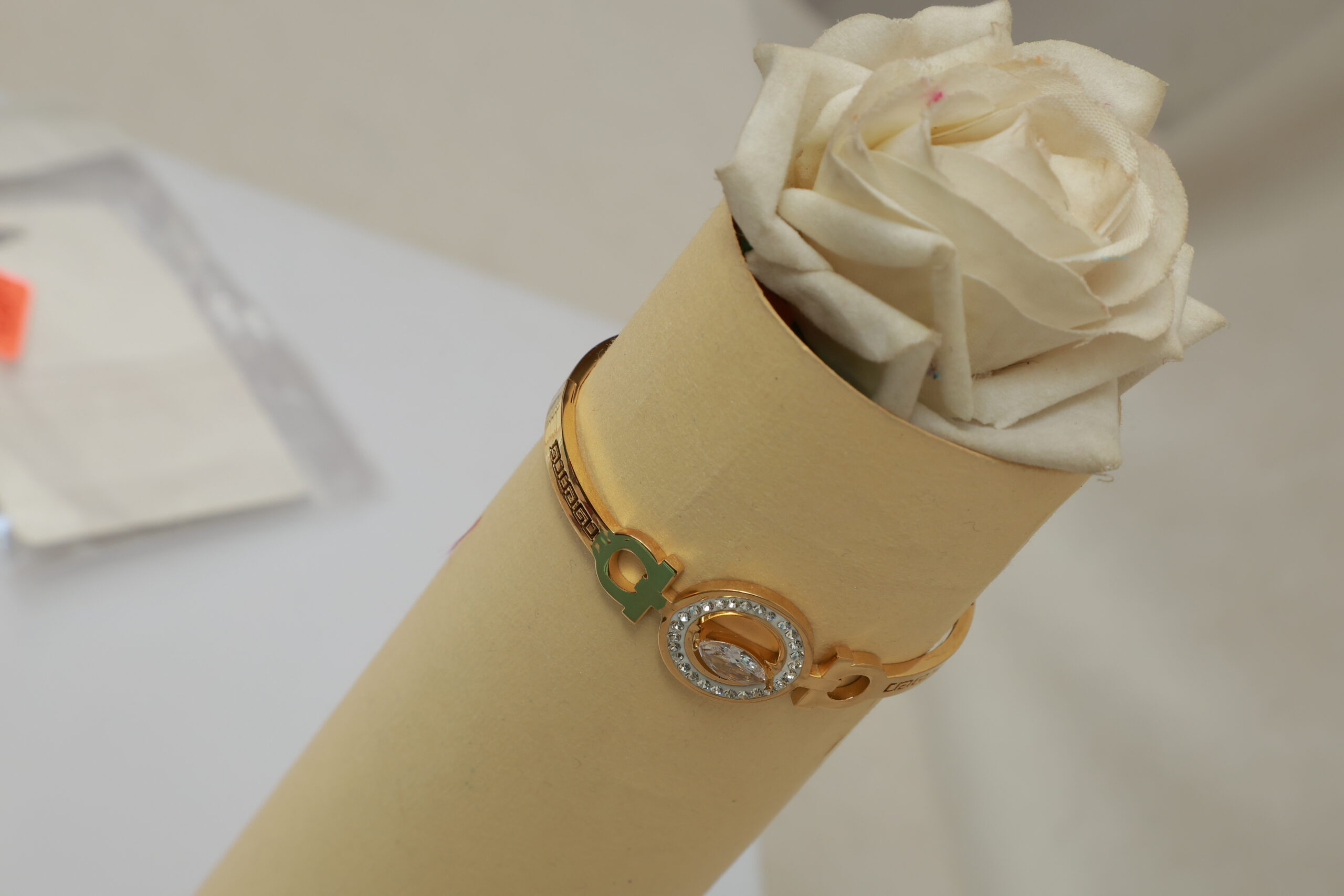 Anti Tarnish Sparkling Round with tear drop kada